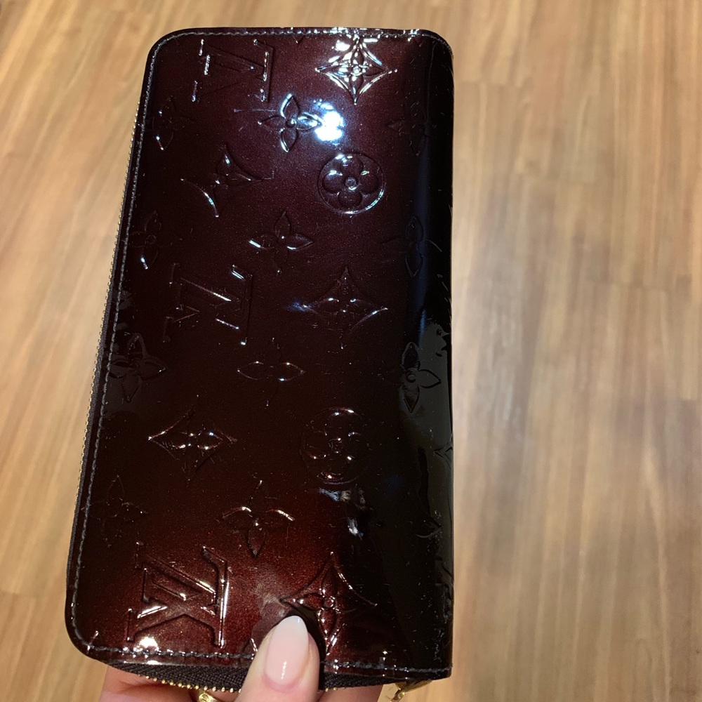 Louis Vuitton Zippy Wallet
